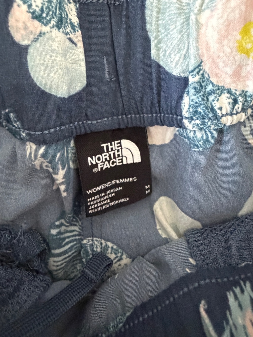 North Face Woman’s Shorts - Picture 3 of 4